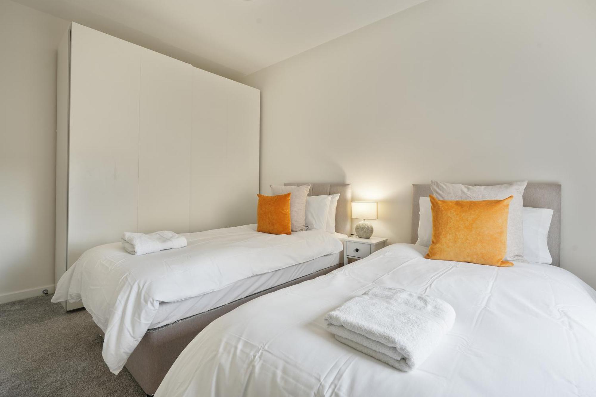 Mersey Way, Spacious 3 Bed Home, Close To Sheffield City Centre & Free Driveway Parking - Perfect For Workers, Groups & Families - Hosted By Stay Host Save Екстер'єр фото