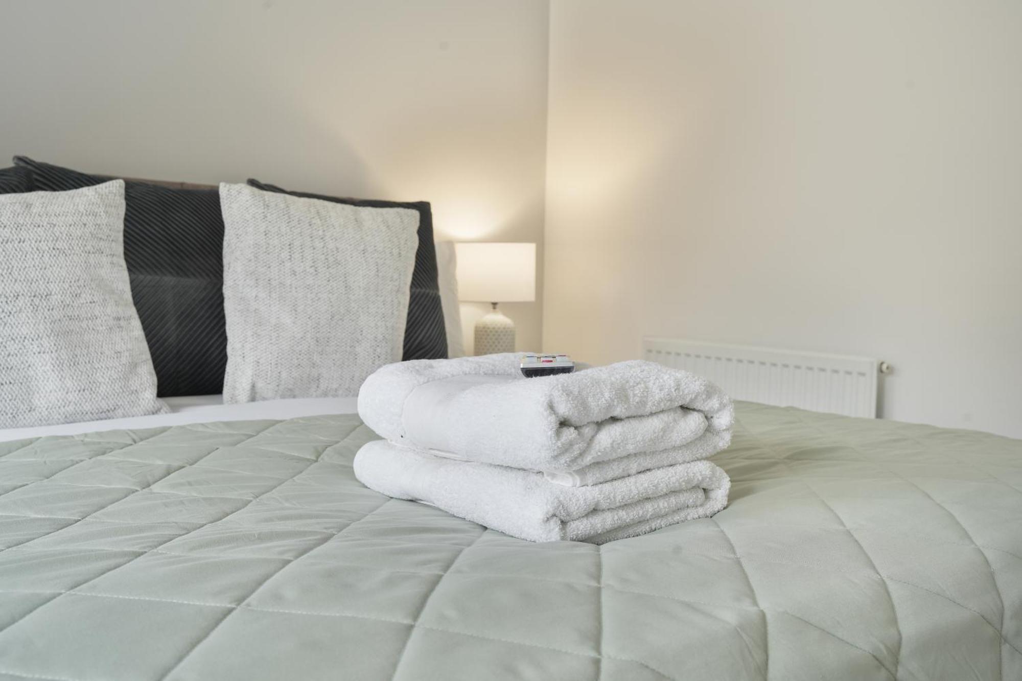 Mersey Way, Spacious 3 Bed Home, Close To Sheffield City Centre & Free Driveway Parking - Perfect For Workers, Groups & Families - Hosted By Stay Host Save Екстер'єр фото